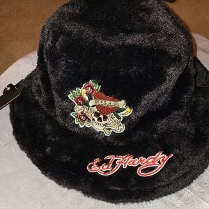 Ed Hardy Black Fuzzy Bucket Hat with Embroidery Love Kills Slowly Te TL LS